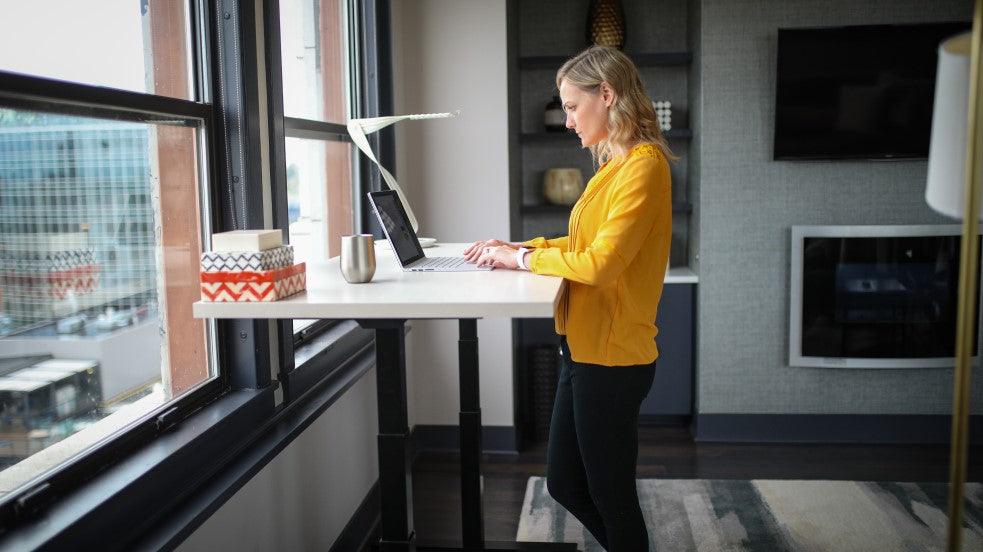 Do Standing Desks Improve Productivity? - EFFYDESK