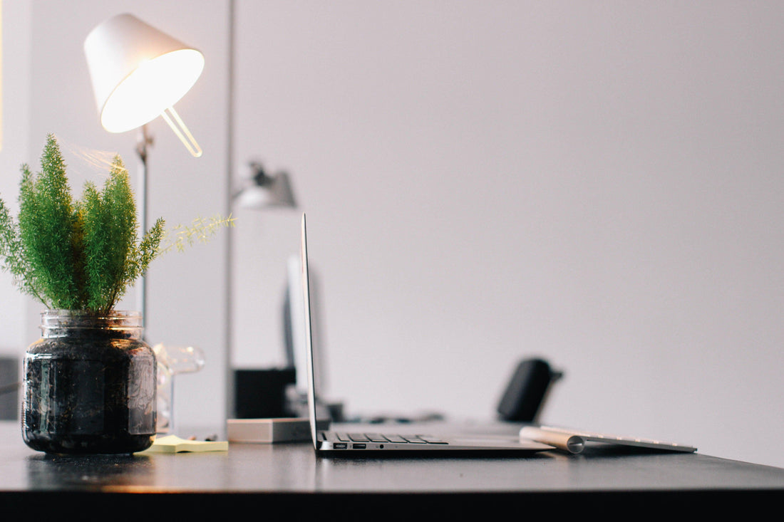 How to Adjust your Standing Desk - EFFYDESK